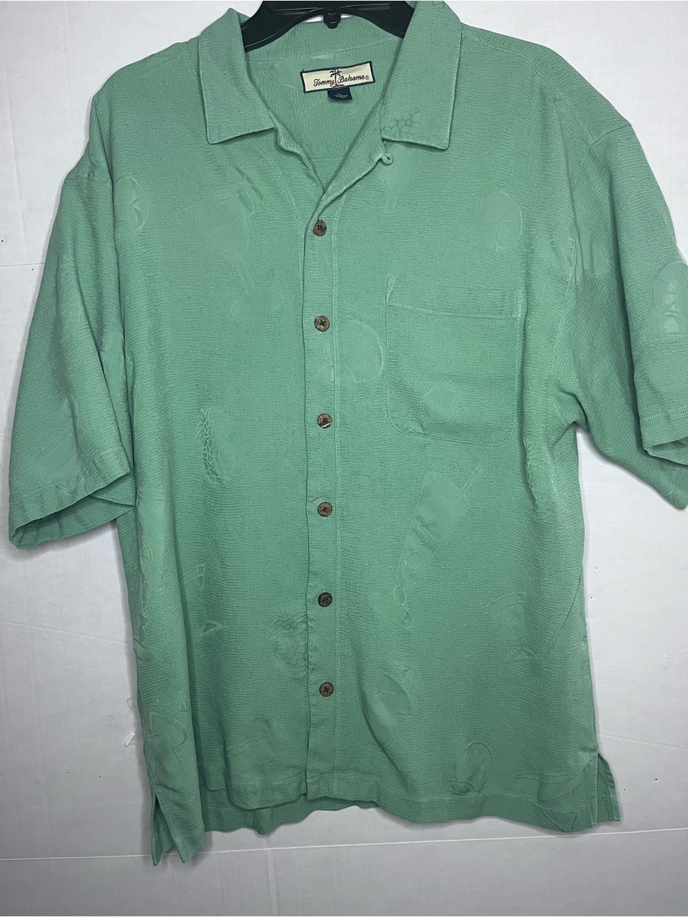 Tommy Bahama Short Sleeve Button-Up Shirt in Mint